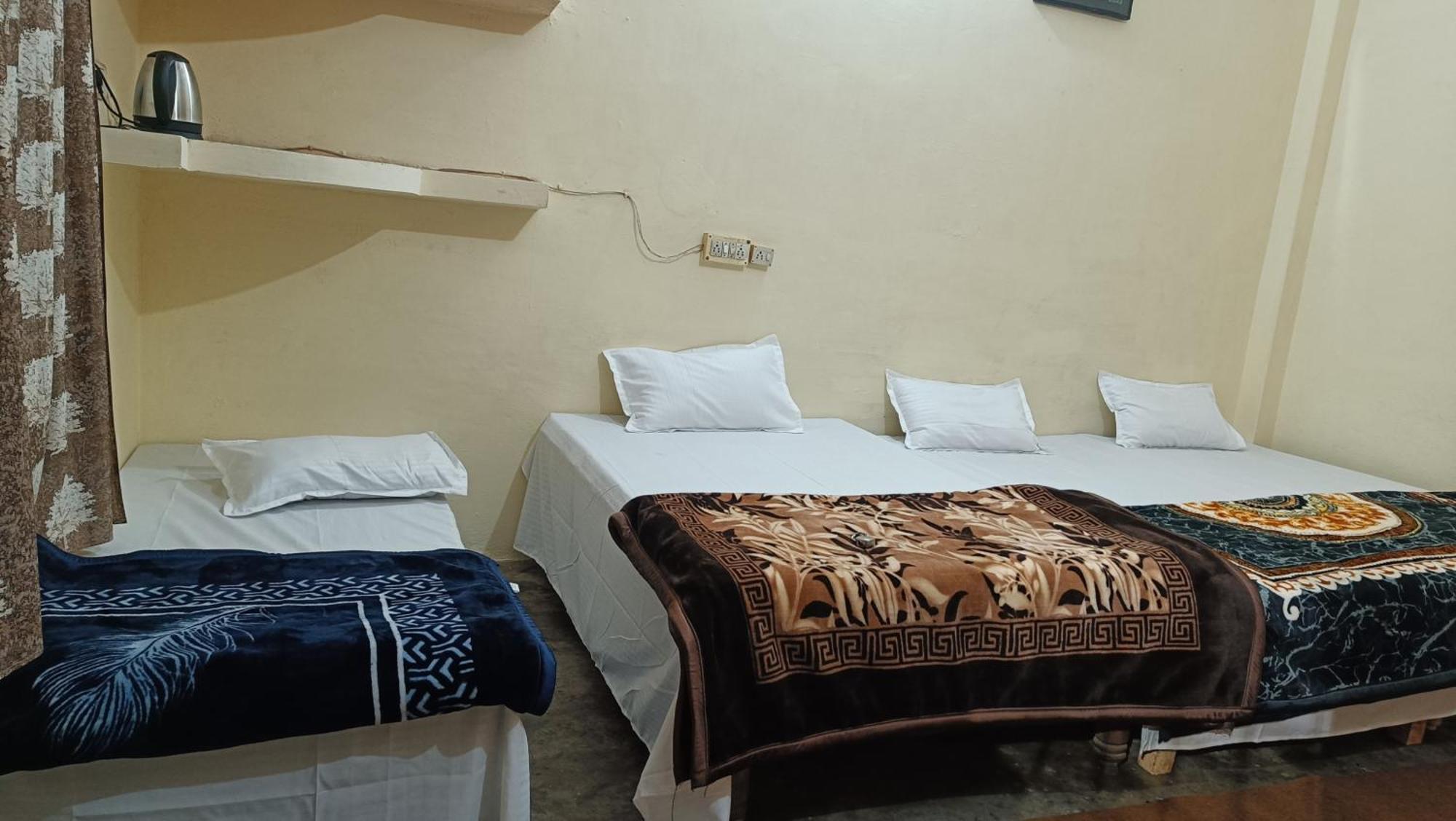 Triveni Home Stay Allāhābād Junction 外观 照片